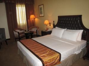 تور دبی هتل می فر - آژانس مسافرتی و هواپیمایی آفتاب ساحل آبی